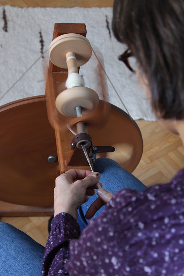 Spinnen am Spinnrad für AnfängerInnen I Faser und Farbe @ Biohof Seufferlein, Julbach